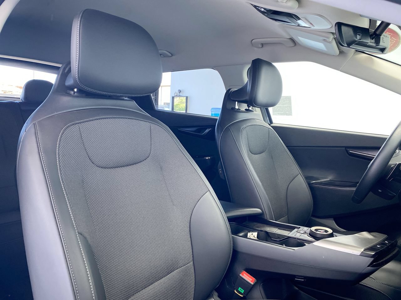 Certified 2025 Kia EV6 Light RWD image 30