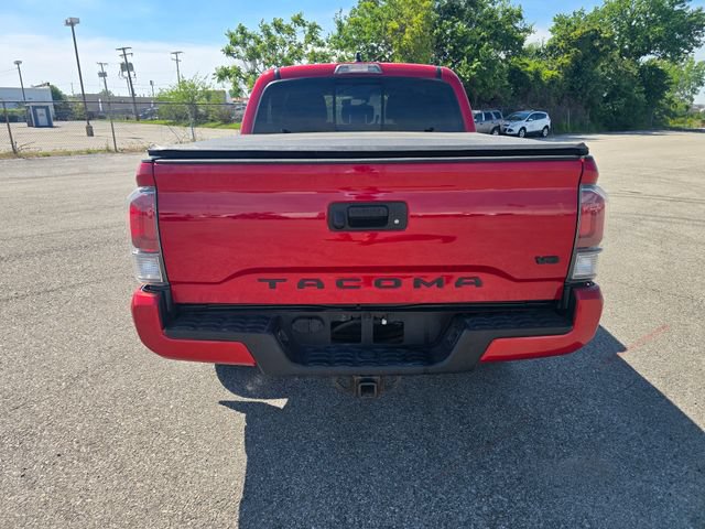 Used 2020 Toyota Tacoma TRD Sport AWD/4WD image 4