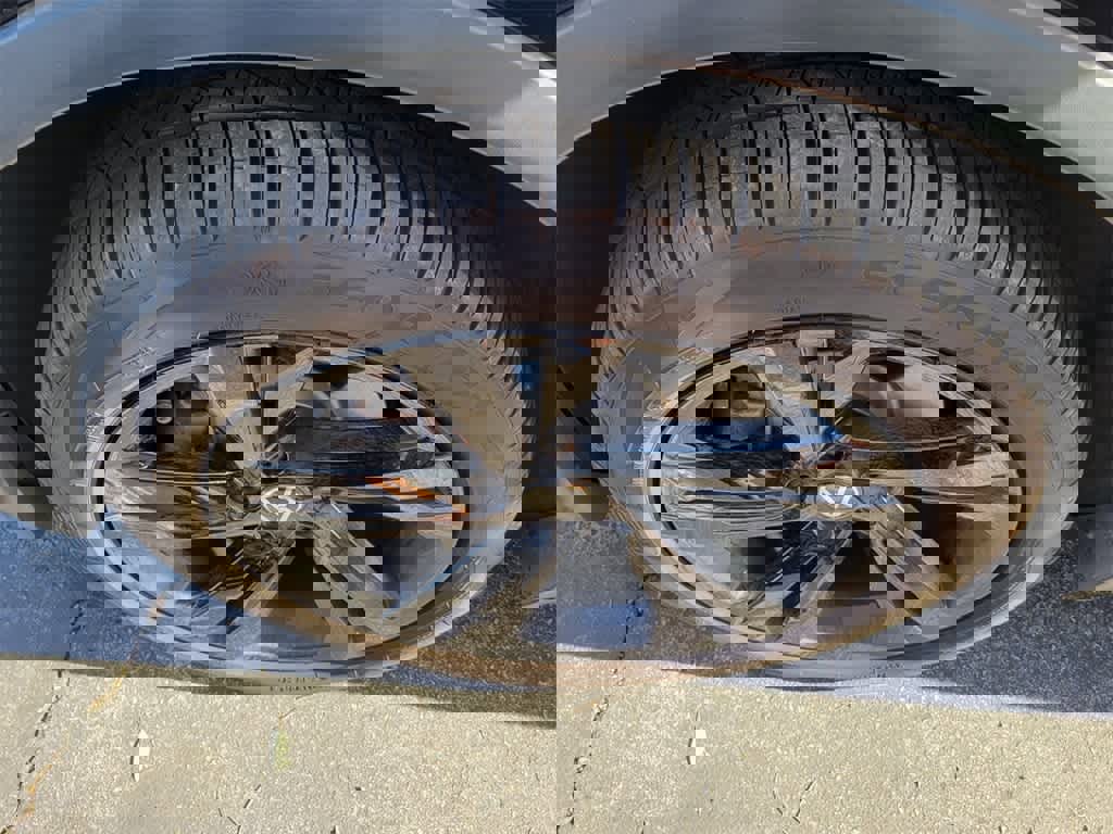 Used 2024 Volkswagen Tiguan SE R-Line image 10