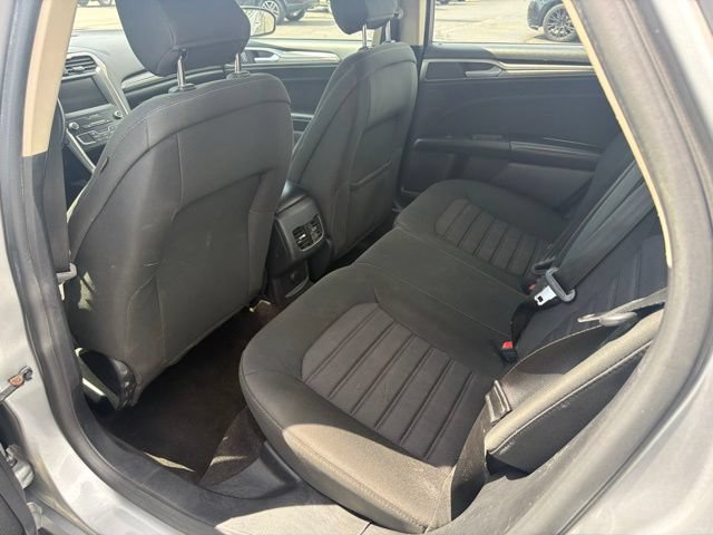 Used 2020 Ford Fusion SE FWD image 10