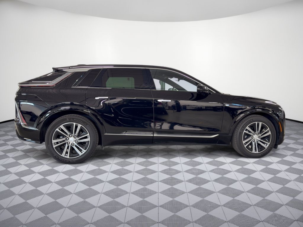Used 2024 Cadillac Lyriq Luxury RWD image 8