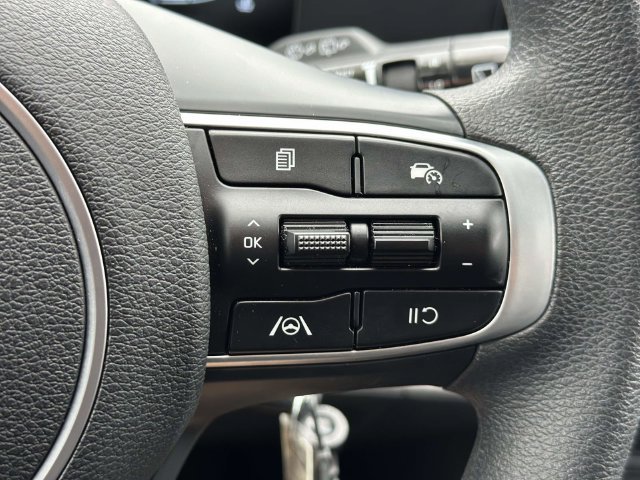 Used 2025 Kia Sportage LX AWD/4WD image 25