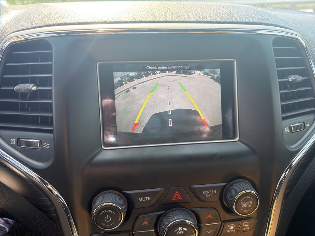 Used 2020 Jeep Grand Cherokee Laredo image 22