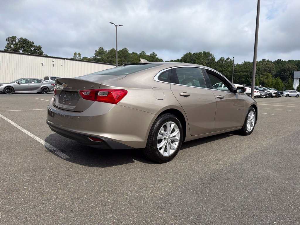 Used 2025 Chevrolet Malibu LT FWD image 8
