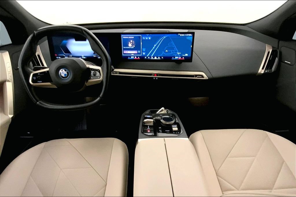 Used 2024 BMW iX xDrive50 AWD/4WD image 15
