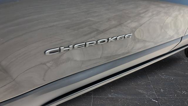 Used 2022 Jeep Cherokee Trailhawk w/ Sun, Sound & Nav Group AWD/4WD image 42