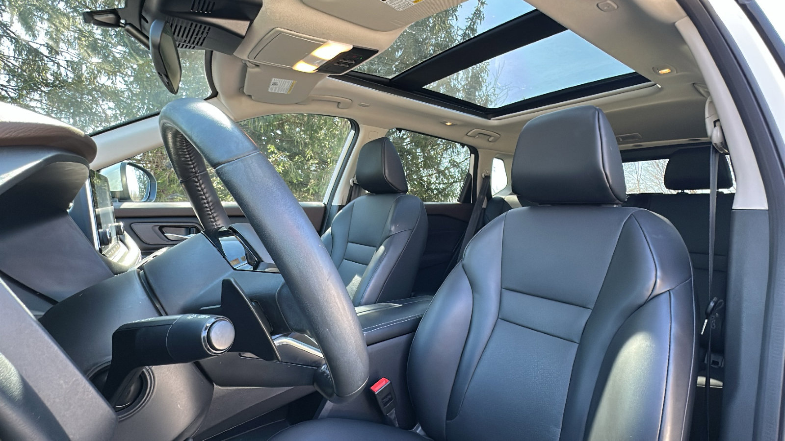 Certified 2022 Nissan Rogue SV w/ SV Premium Package image 12