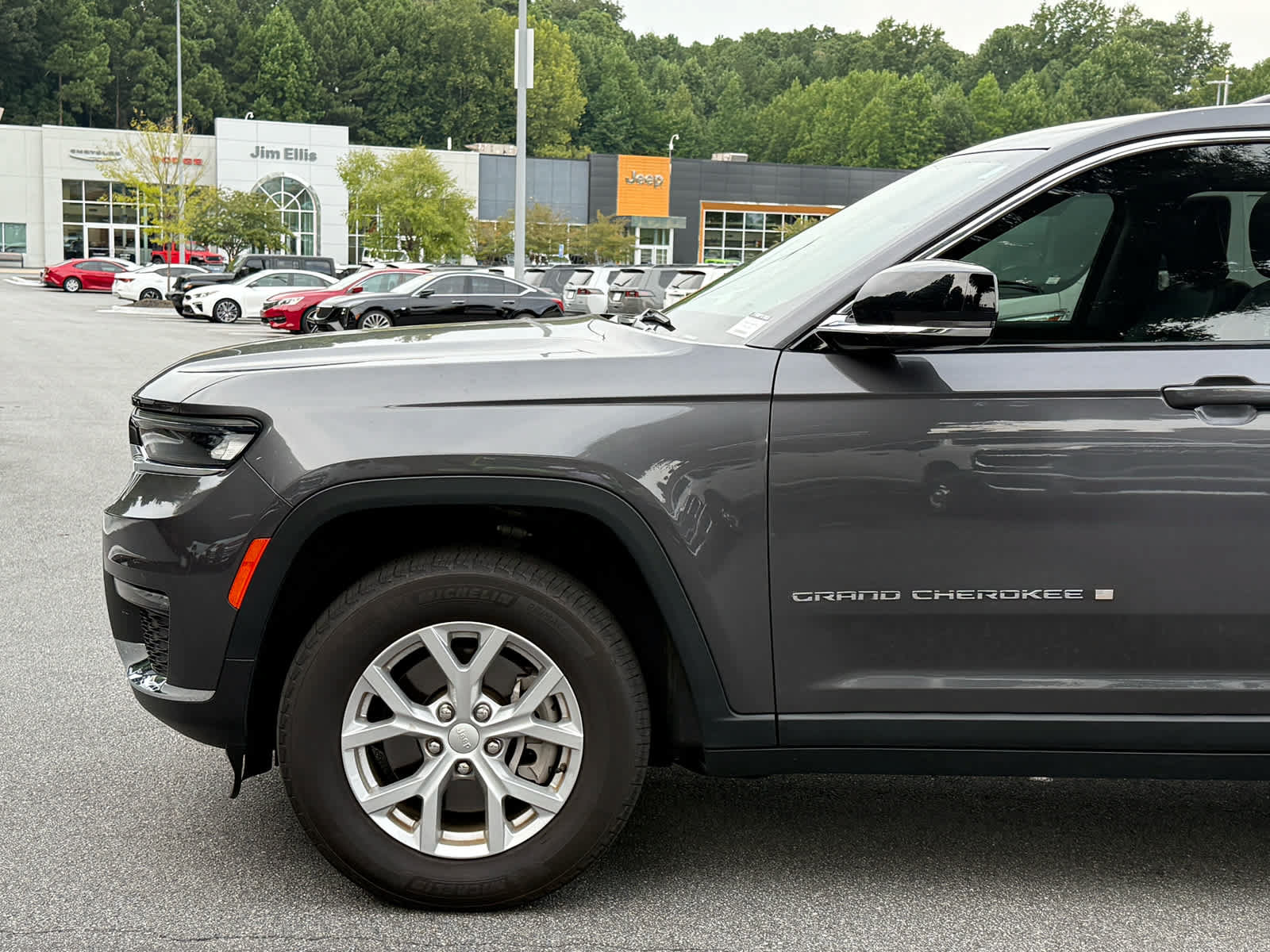 Used 2023 Jeep Grand Cherokee L Limited AWD/4WD image 11