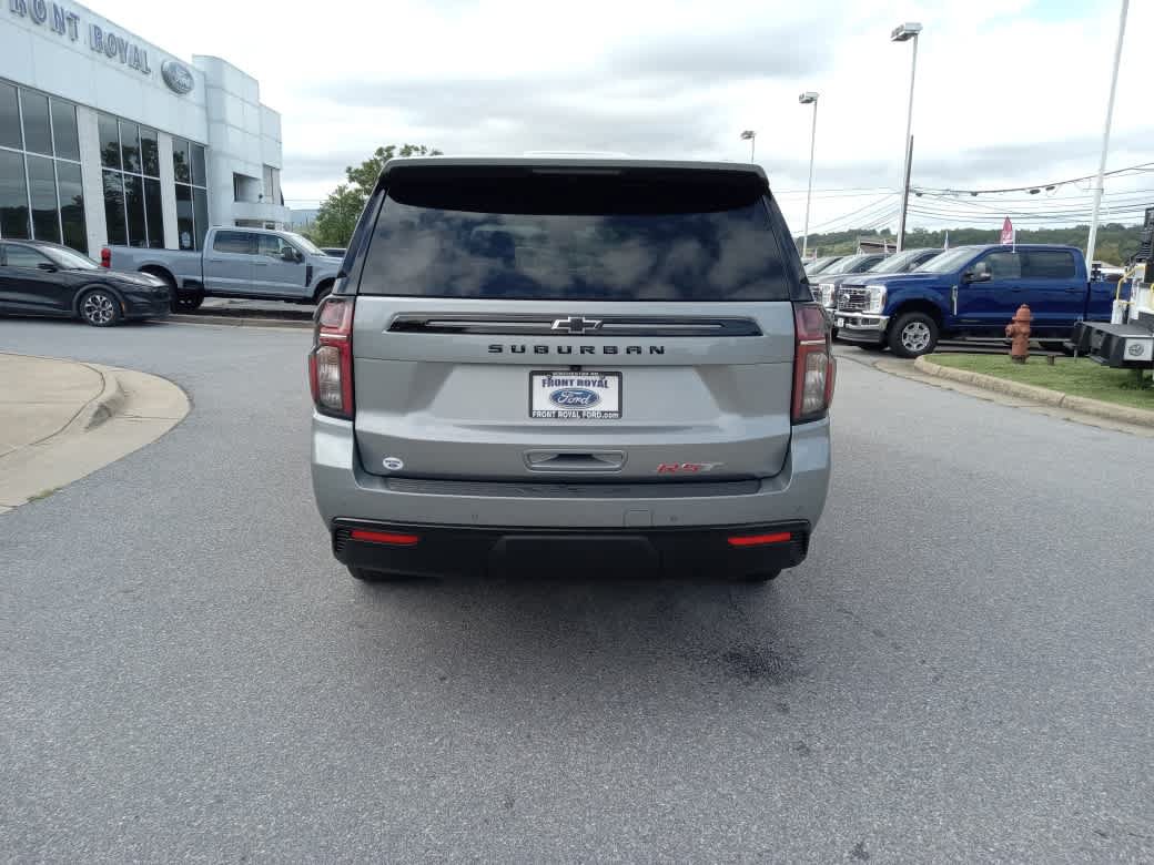 Used 2024 Chevrolet Suburban RST w/ Luxury Package AWD/4WD image 6
