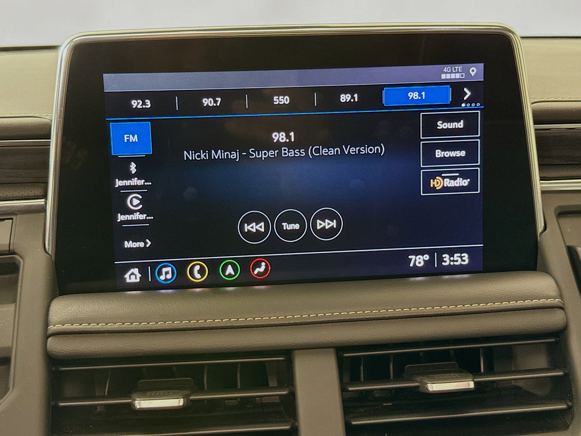 Used 2021 GMC Yukon SLT w/ SLT Premium Package image 15