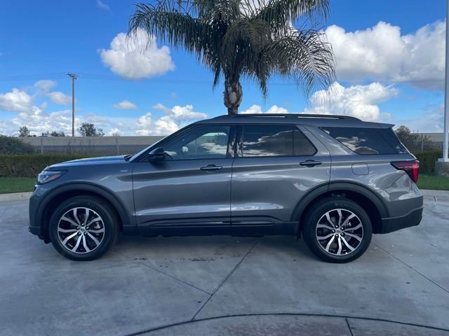 New 2026 Ford Explorer ST-Line image 2