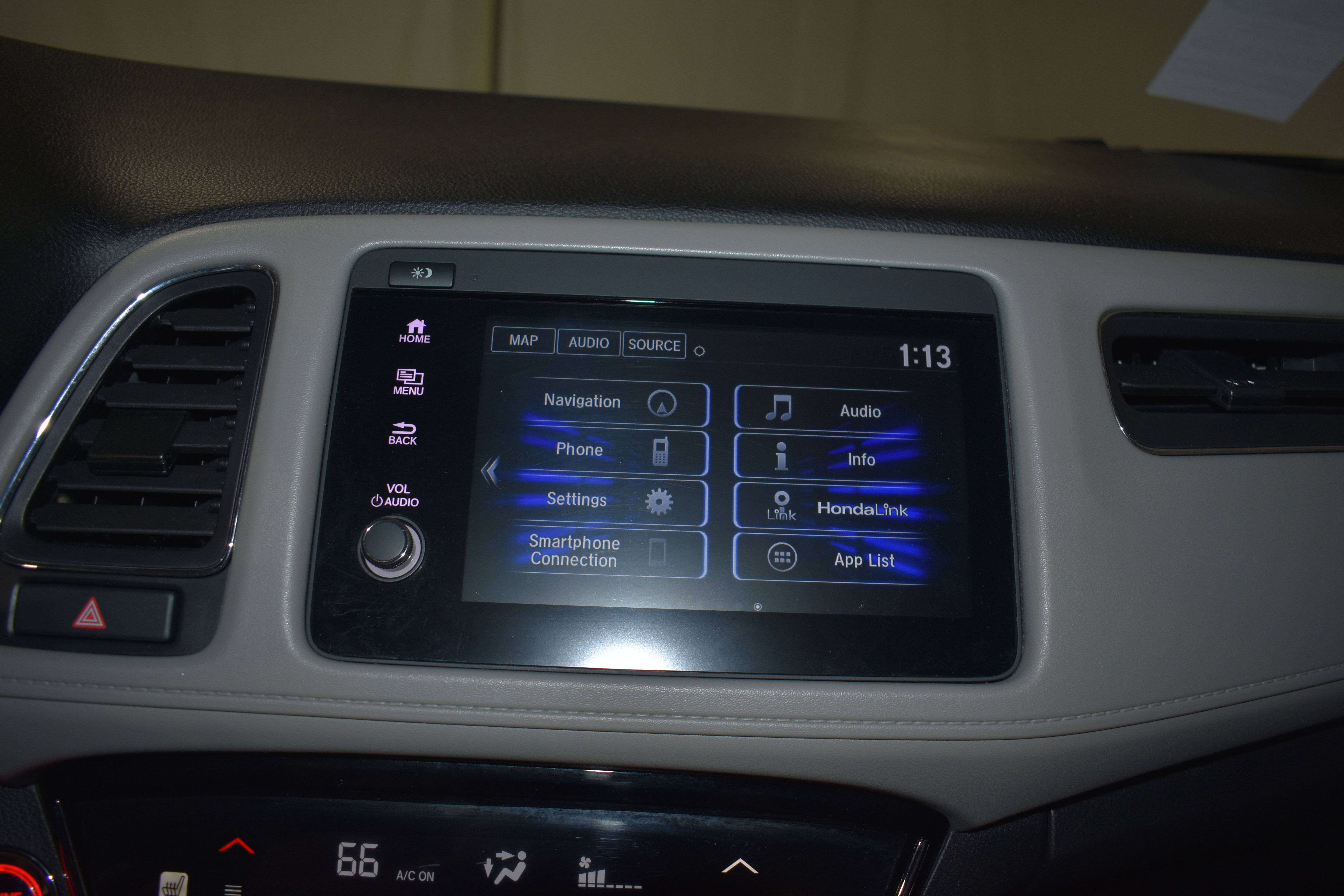 Used 2019 Honda HR-V Touring image 17