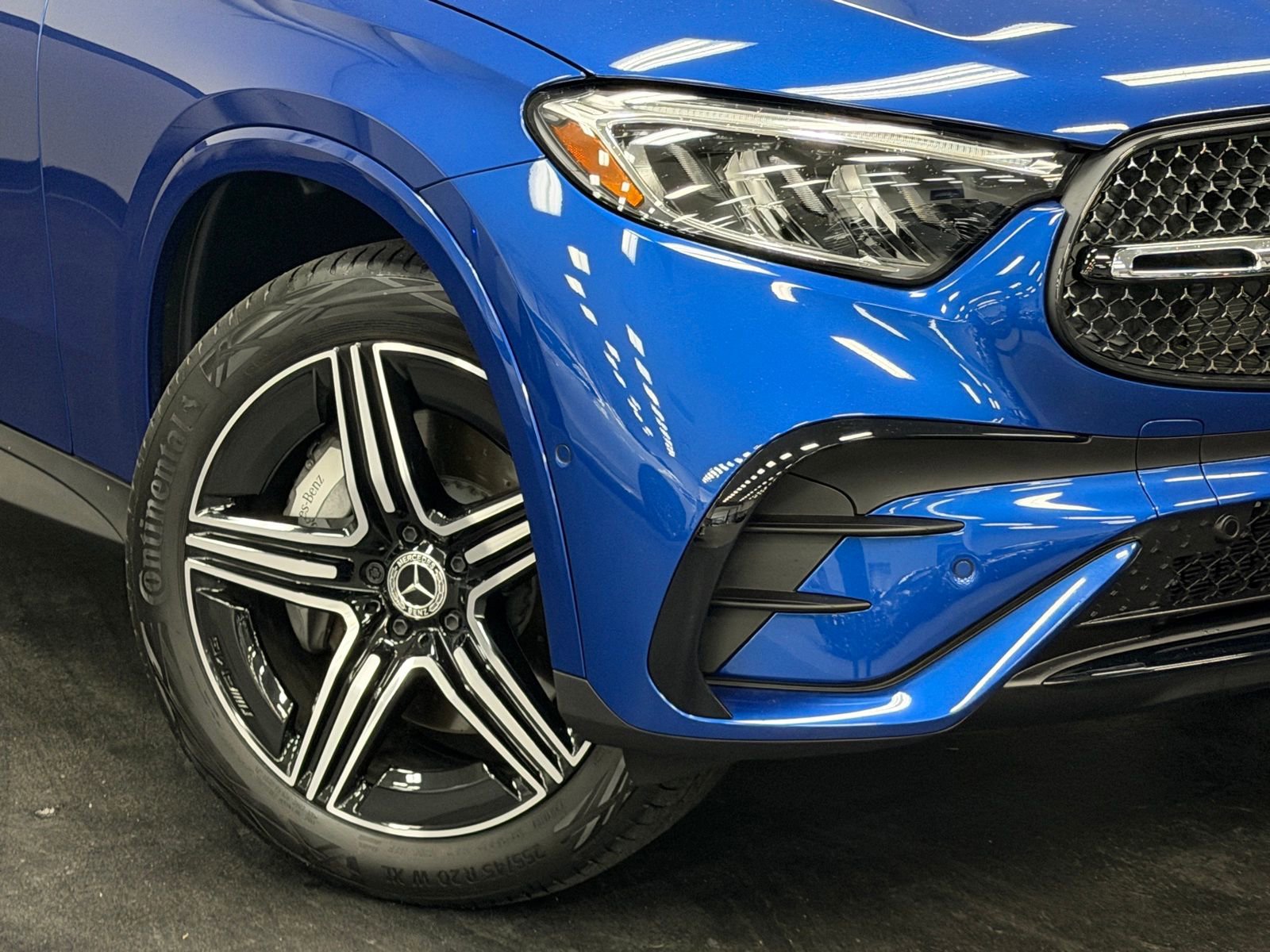 Certified 2025 Mercedes-Benz GLC 300 4MATIC image 4