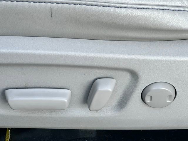 Used 2019 Toyota Highlander XLE AWD/4WD image 10