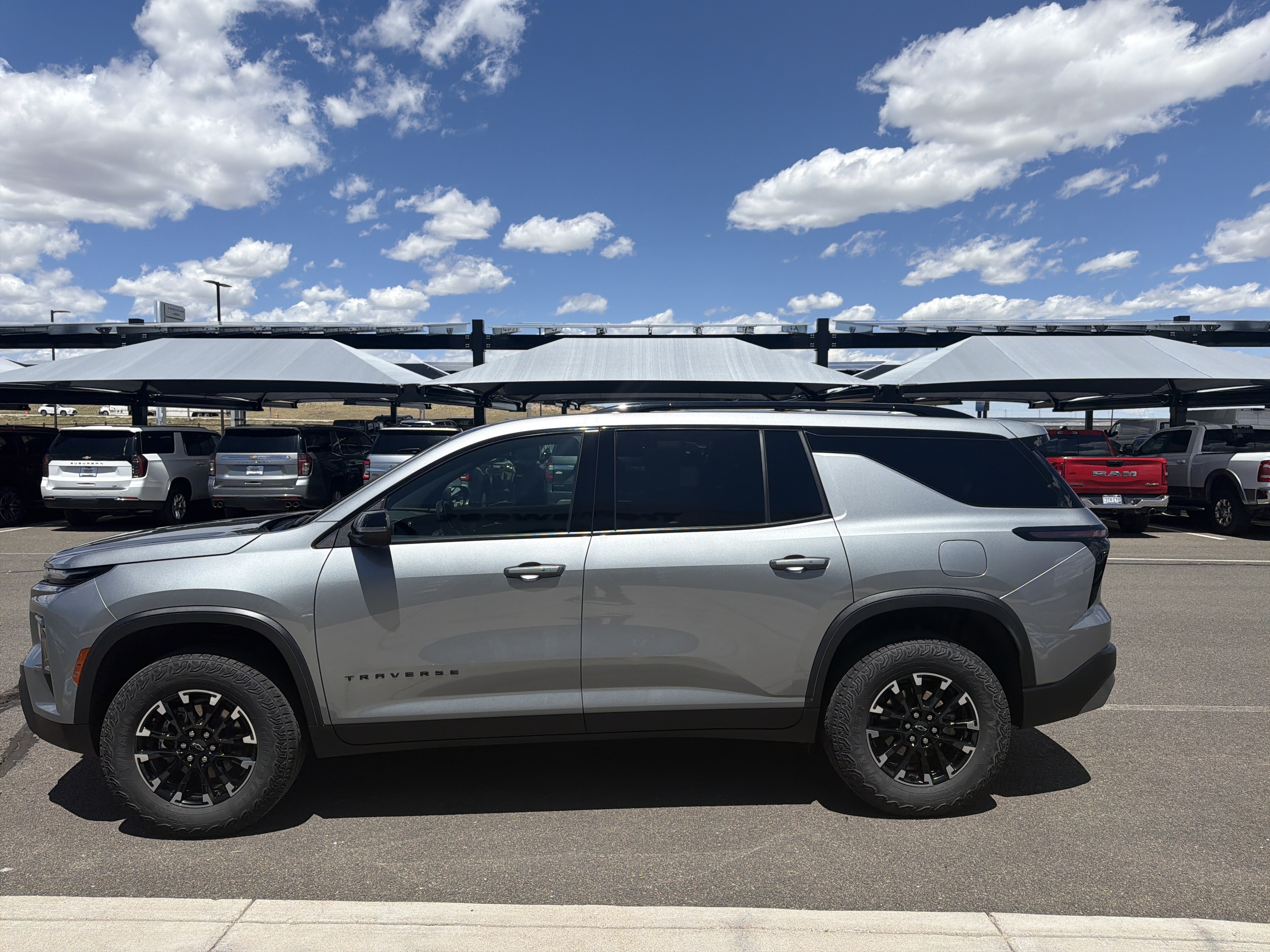 Used 2025 Chevrolet Traverse Z71 AWD/4WD image 5