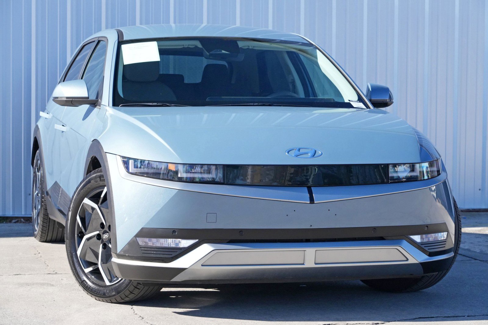 Used 2024 Hyundai Ioniq 5 SEL image 2