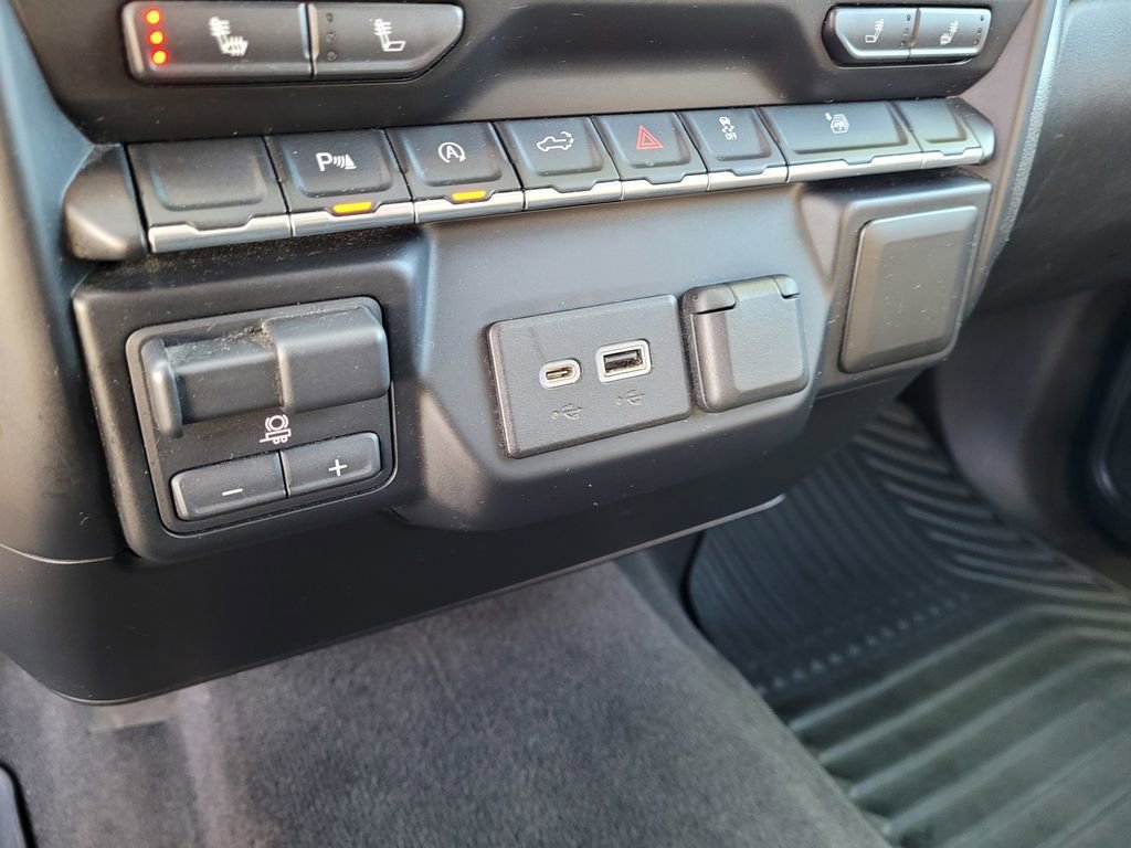 Used 2019 Chevrolet Silverado 1500 LT w/ All-Star Edition image 18