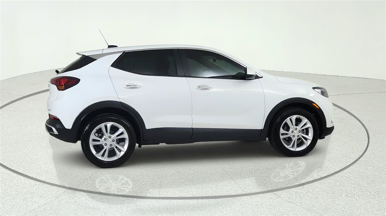 Used 2021 Buick Encore GX Preferred w/ Cold Weather Comfort Package FWD image 4