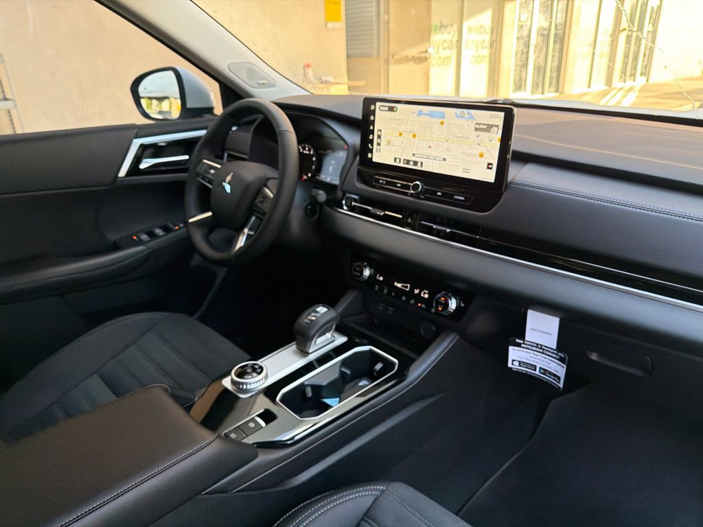 New 2026 Mitsubishi Outlander SE FWD image 21