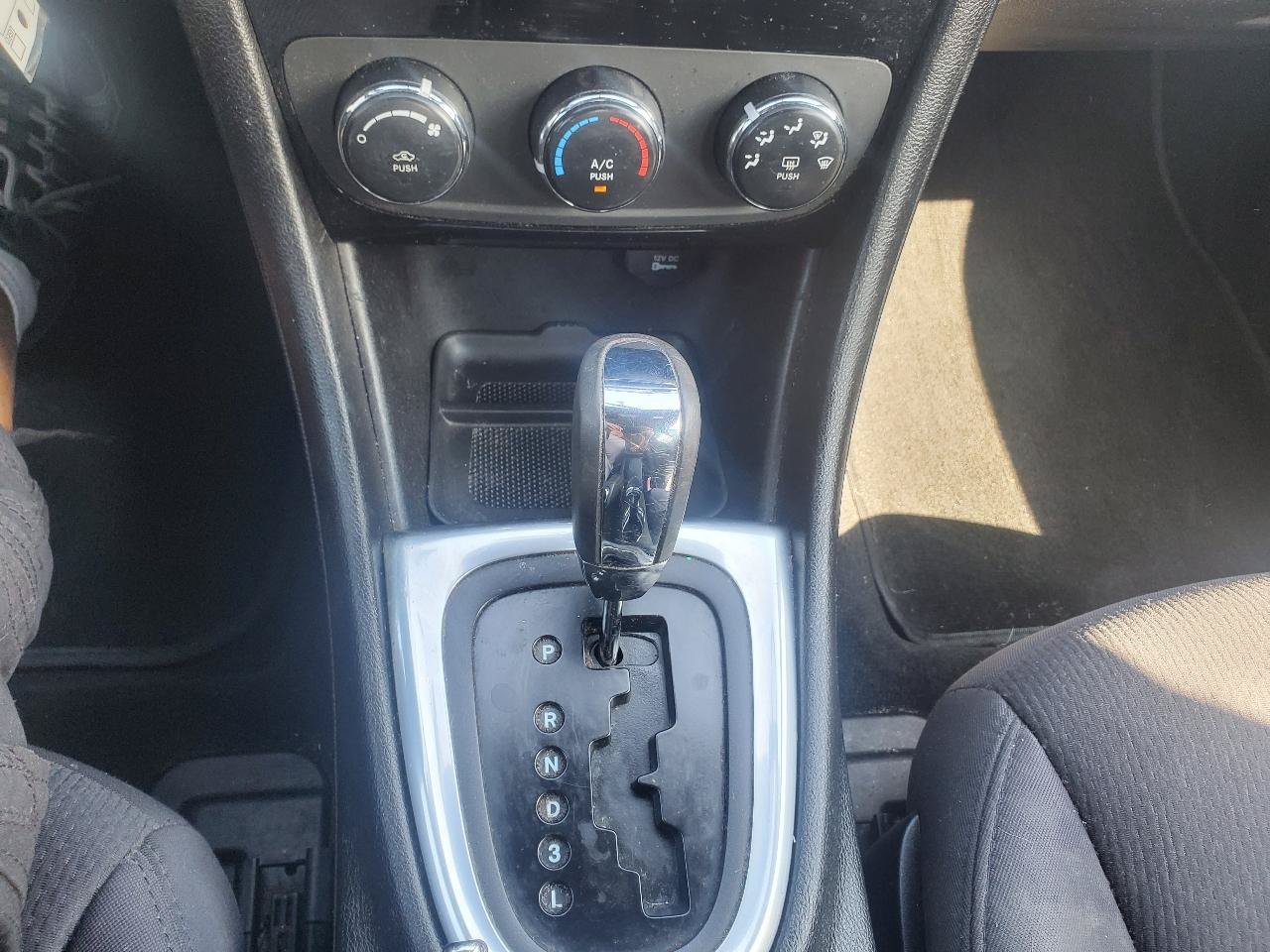 Used 2013 Chrysler 200 LX FWD image 18