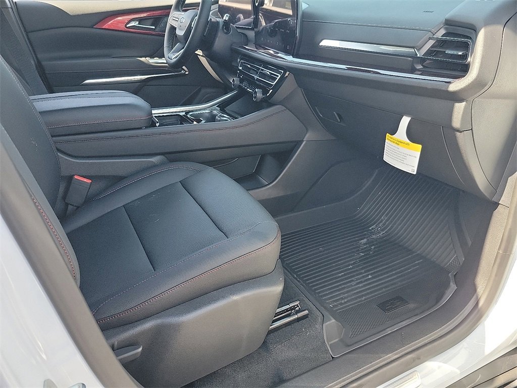 New 2026 Chevrolet Traverse Z71 w/ LPO, Floor Liner Package image 14