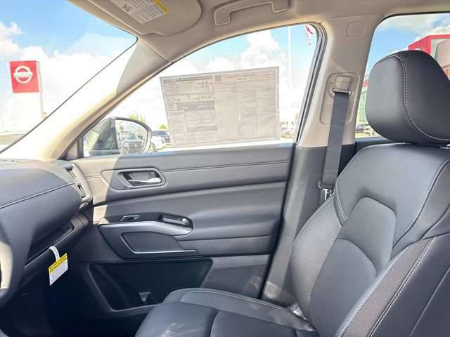 New 2026 Nissan Pathfinder SL FWD image 16