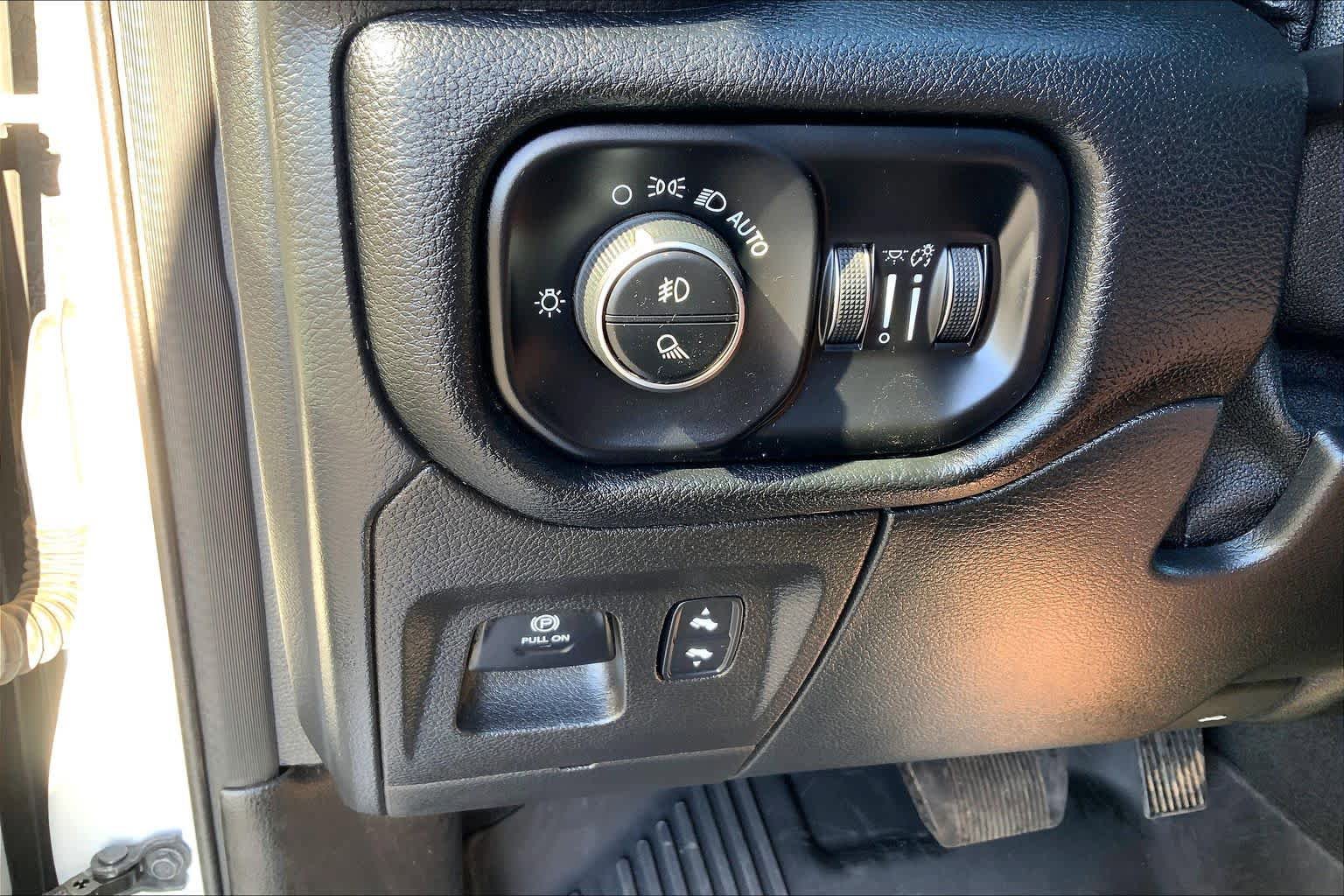 Used 2022 RAM 1500 Laramie AWD/4WD image 36