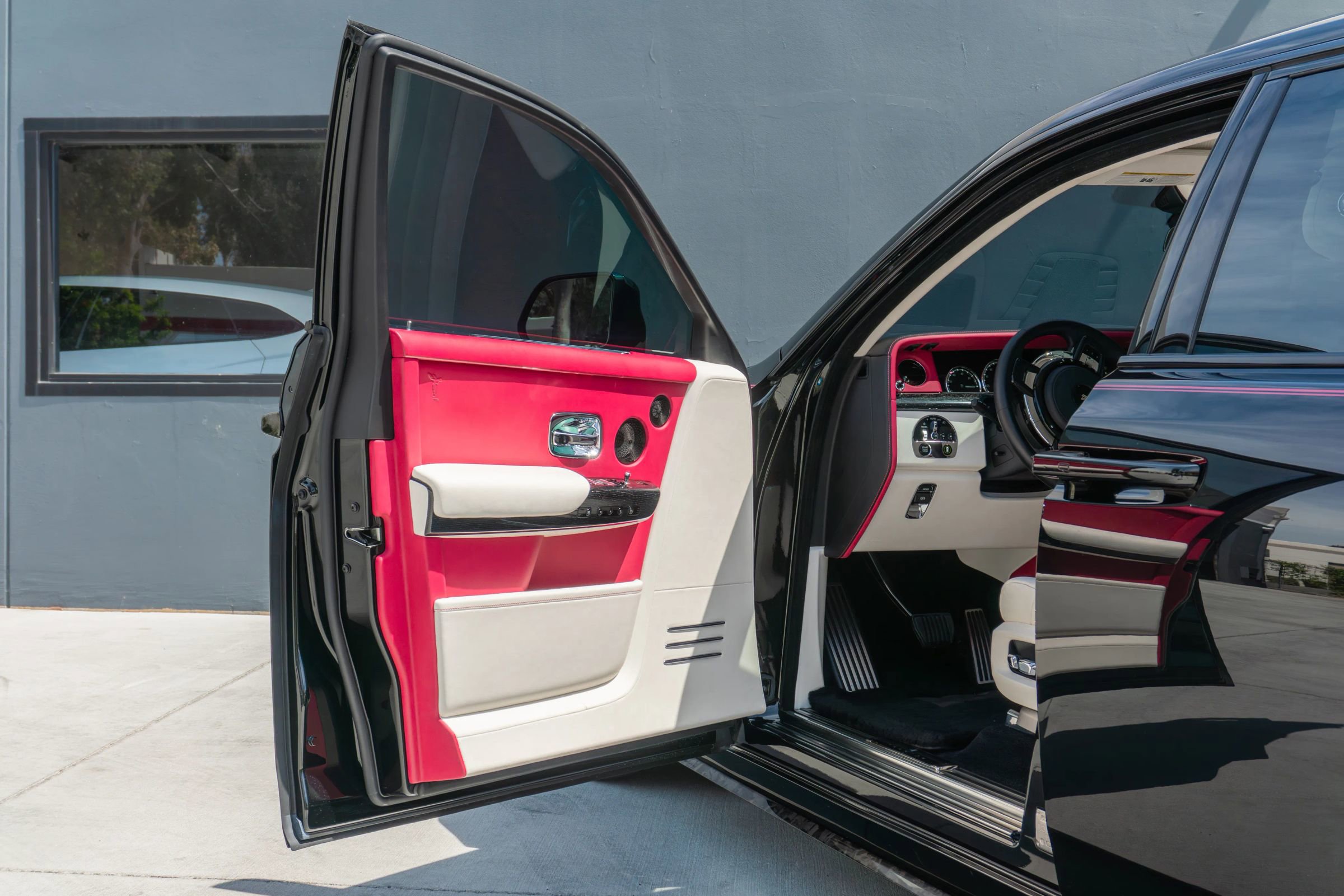 Used 2023 Rolls-Royce Phantom Sedan RWD image 78