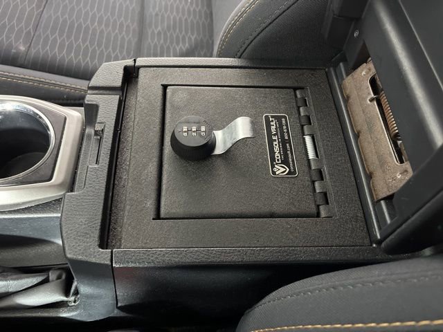 Used 2017 Toyota Tacoma SR5 image 30