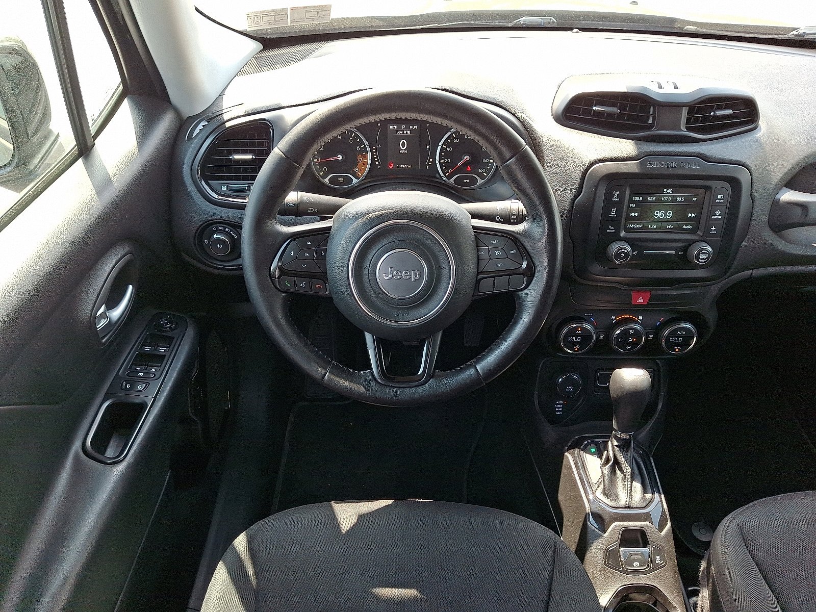 Used 2016 Jeep Renegade Latitude AWD/4WD image 14