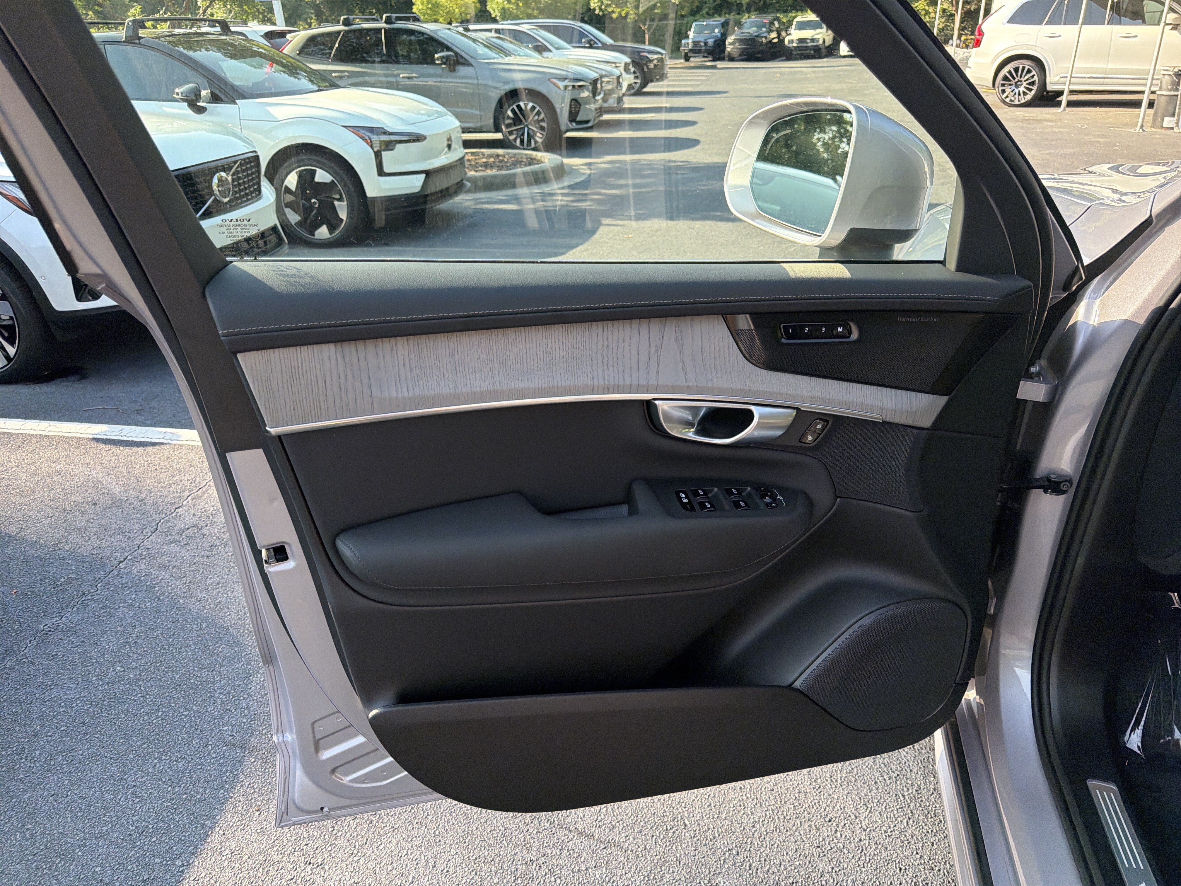 Certified 2026 Volvo XC90 B5 Ultra AWD/4WD image 14