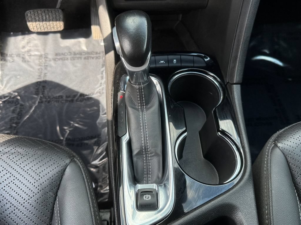 Used 2023 Buick Encore GX Essence FWD image 18