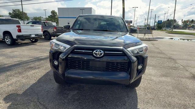 Used 2021 Toyota 4Runner SR5 Premium w/ Moonroof Package AWD/4WD image 3