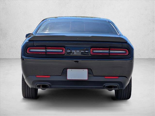Used 2017 Dodge Challenger SXT image 7