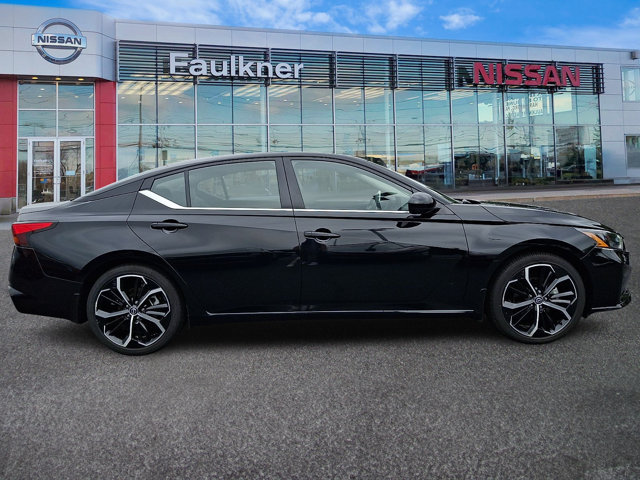 Certified 2023 Nissan Altima 2.5 SR w/ SR Premium Package FWD image 7