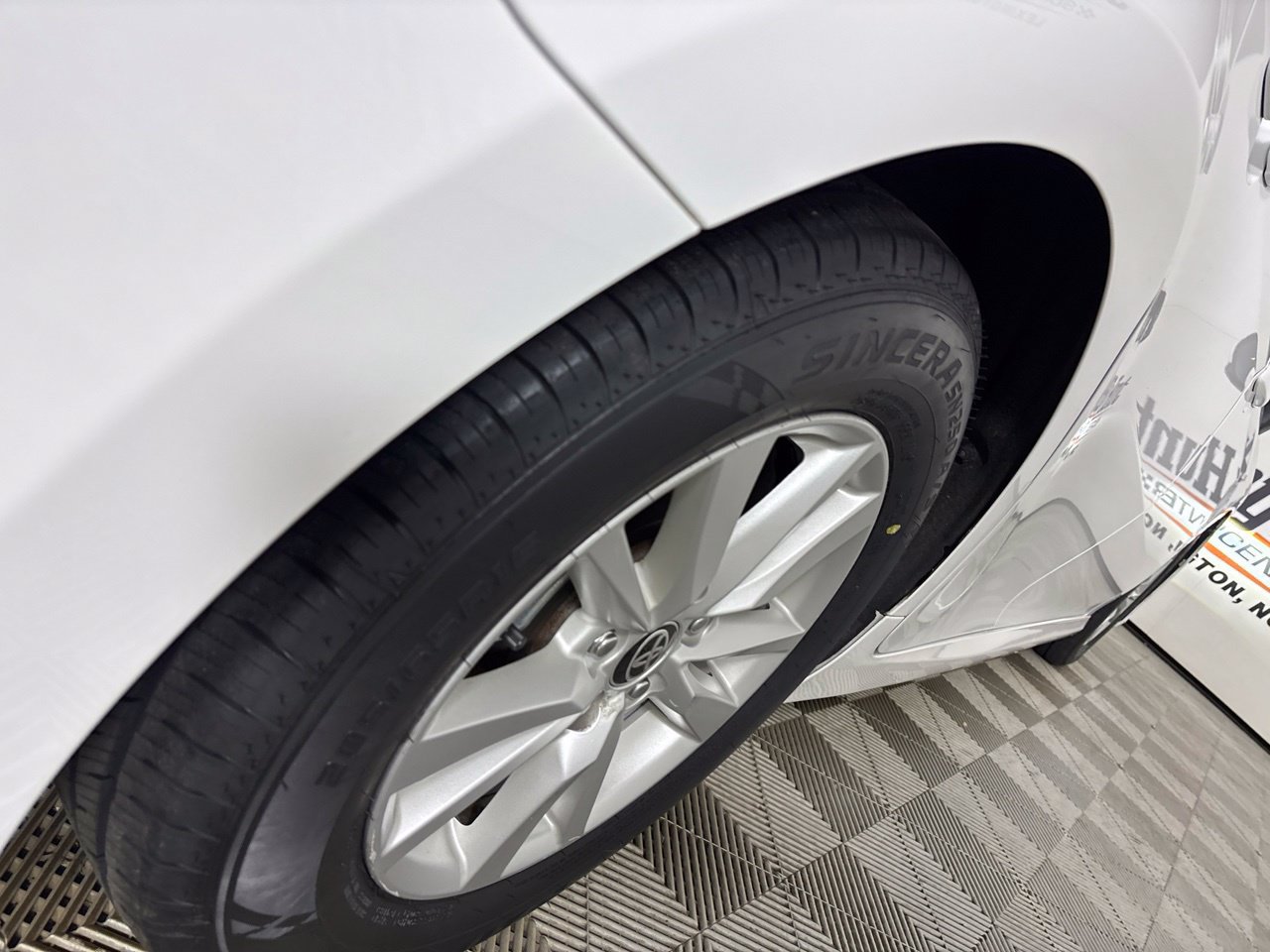 Used 2025 Toyota Camry LE FWD image 32
