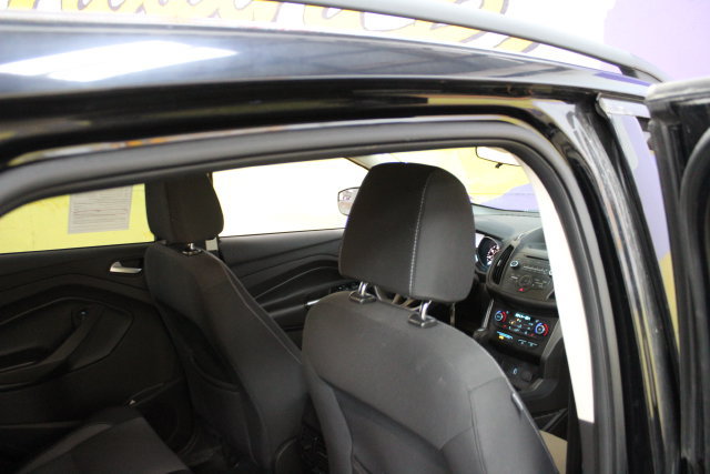 Used 2017 Ford Escape SE AWD/4WD image 10