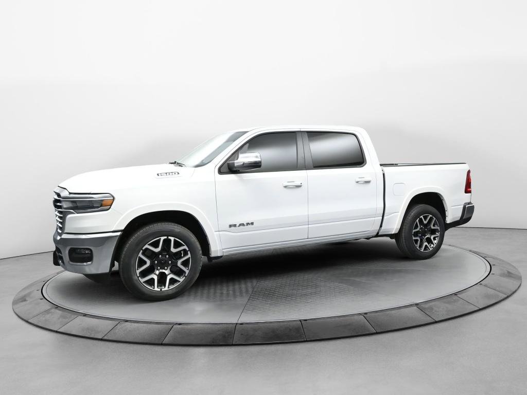 Used 2025 RAM 1500 Laramie AWD/4WD image 3