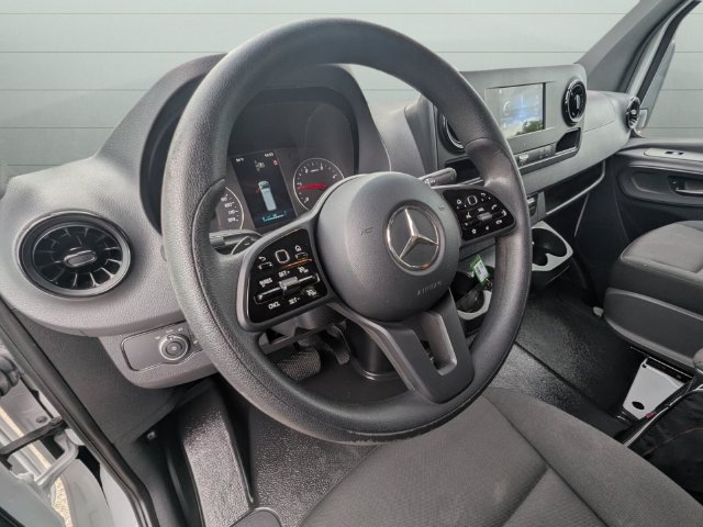 Used 2024 Mercedes-Benz Sprinter 2500 image 10