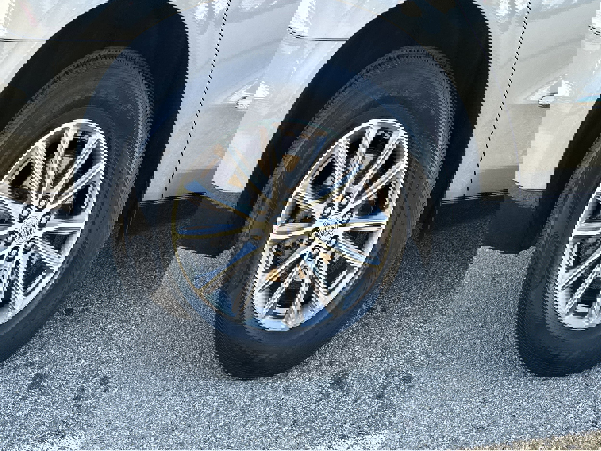 Used 2023 Buick Enclave Essence w/ Trailering Package, 5000 lbs. image 17