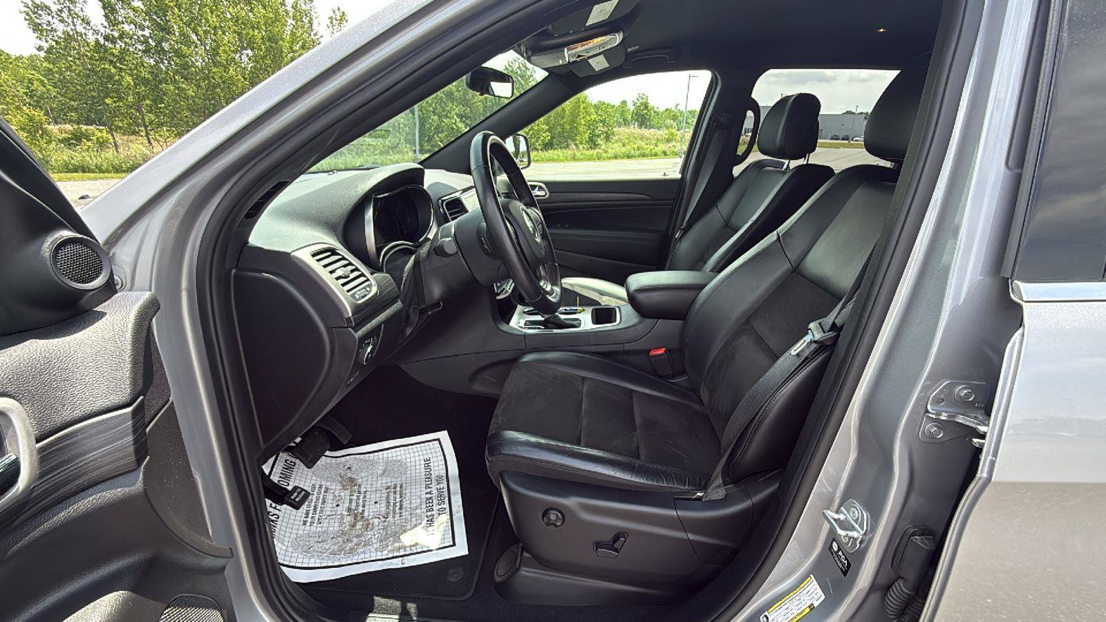 Used 2021 Jeep Grand Cherokee Laredo X AWD/4WD image 25