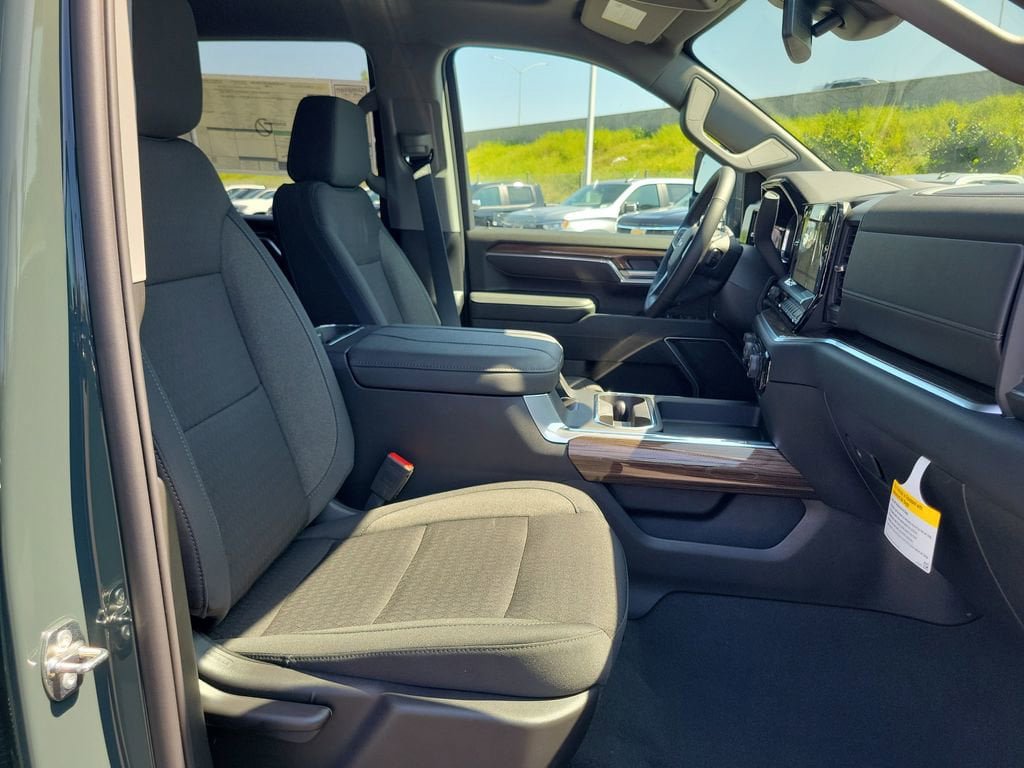 New 2026 Chevrolet Silverado 2500 LT w/ All Star Edition AWD/4WD image 18