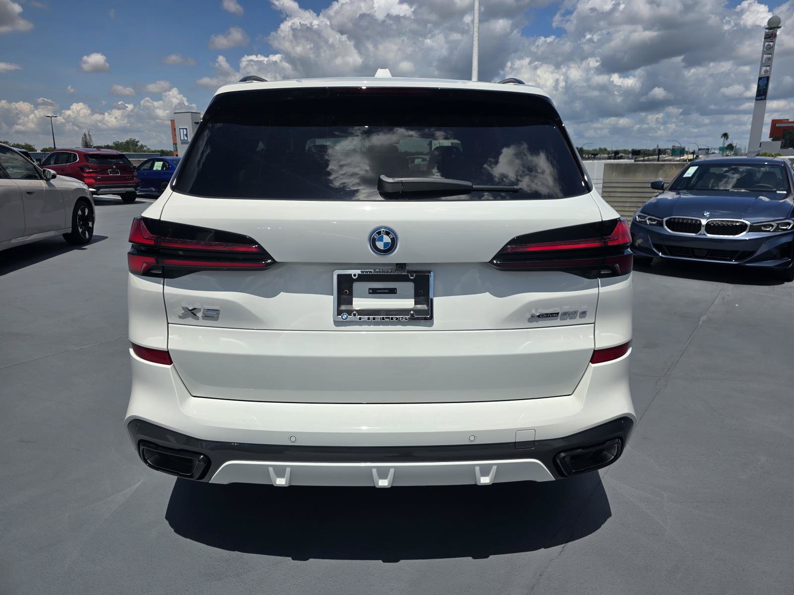 New 2026 BMW X5 xDrive50e w/ M Sport Package AWD/4WD image 3