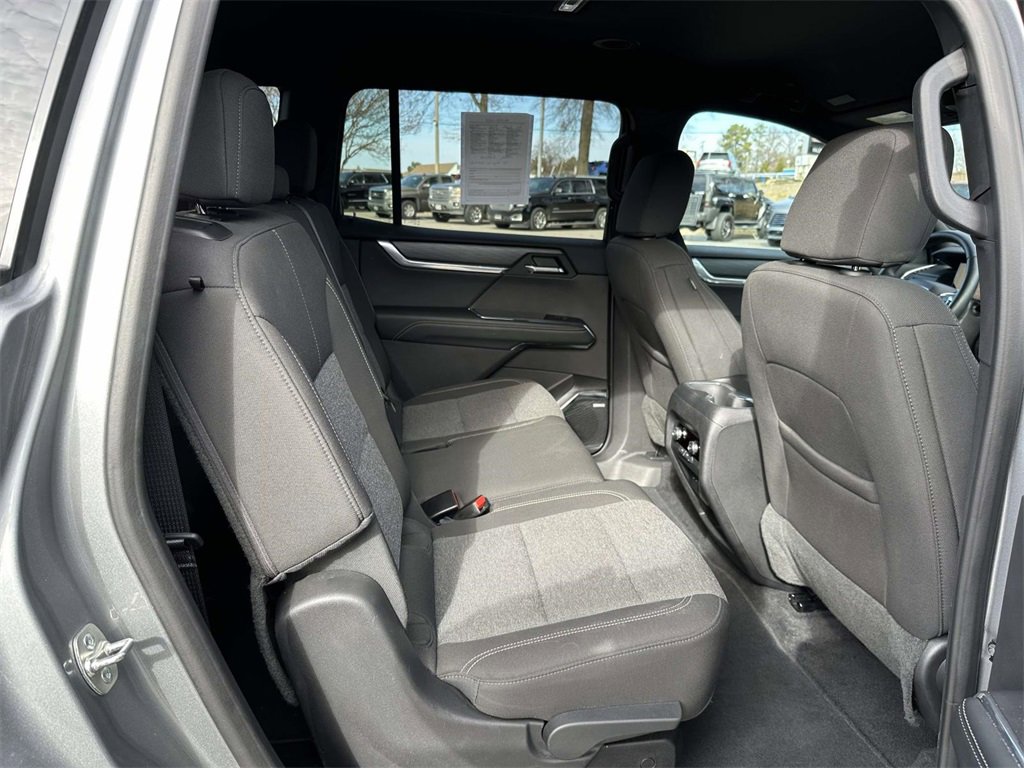 Used 2025 GMC Acadia Elevation image 13