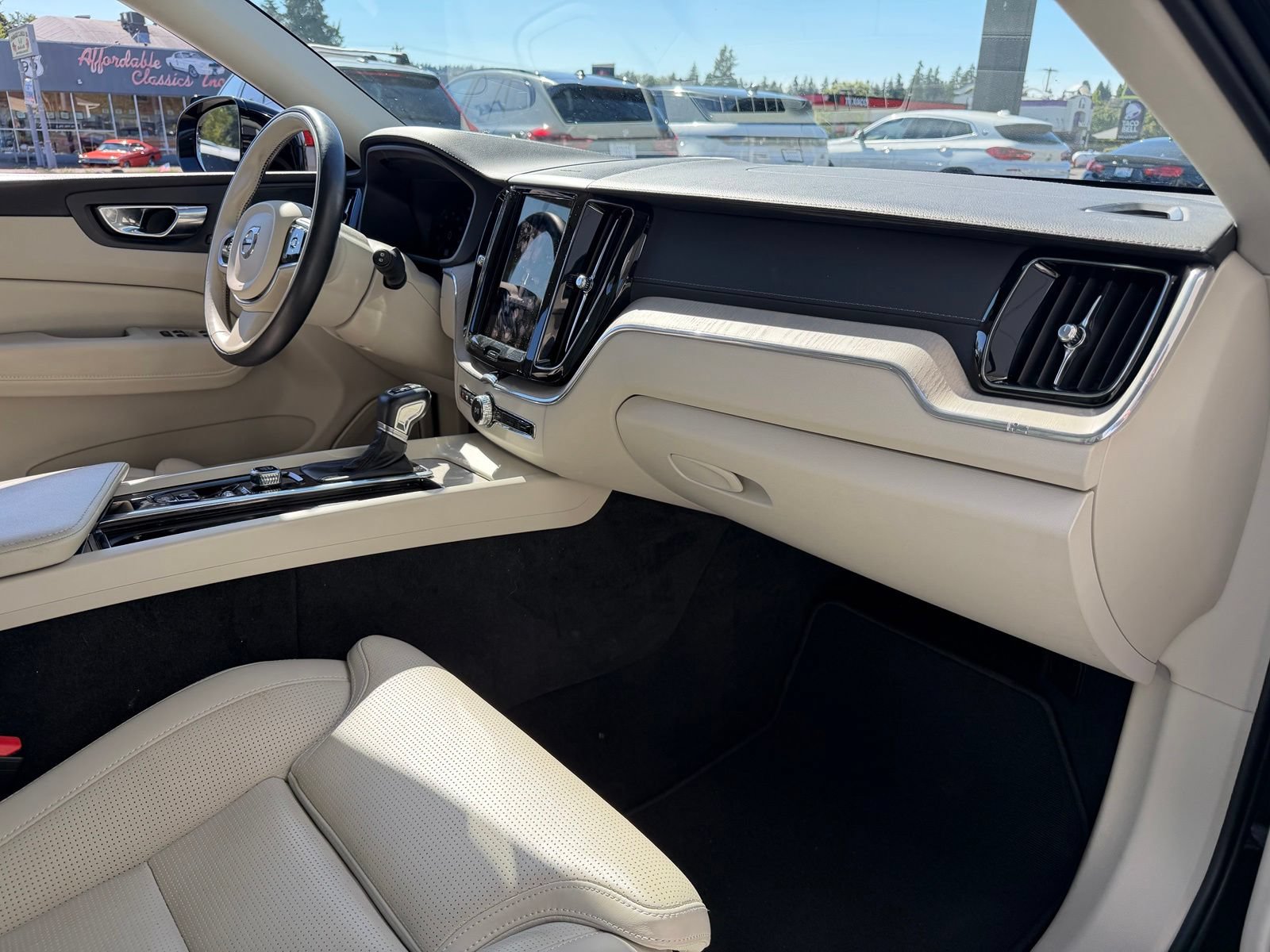 Used 2021 Volvo XC60 T5 Inscription w/ Advanced Package AWD/4WD image 23