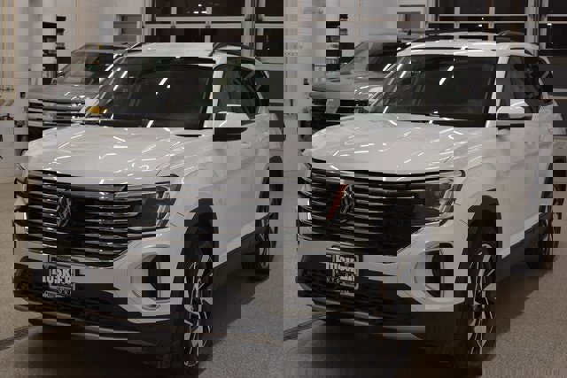 Used 2025 Volkswagen Atlas SE image 9