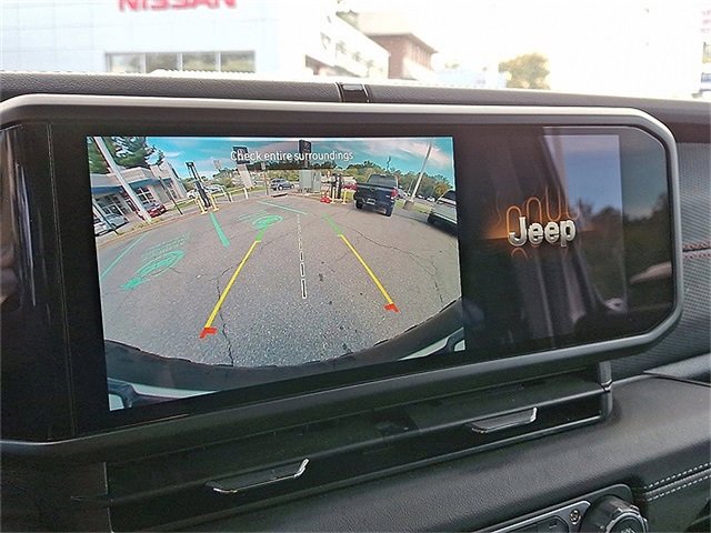 Used 2024 Jeep Wrangler Unlimited Rubicon image 17