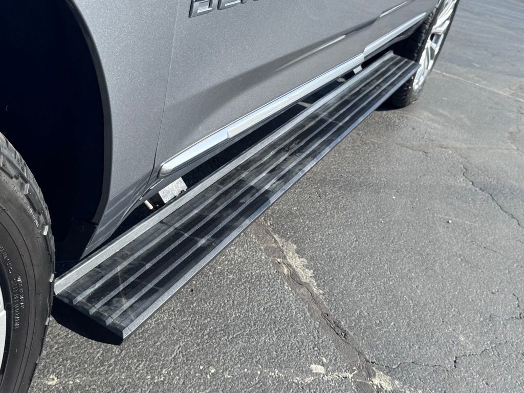 Used 2022 GMC Yukon XL Denali w/ Denali Premium Package image 40