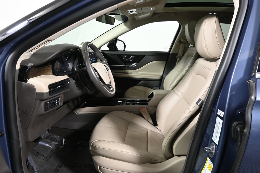 Used 2022 Lincoln Corsair Reserve w/ Equipment Group 201A AWD/4WD image 3