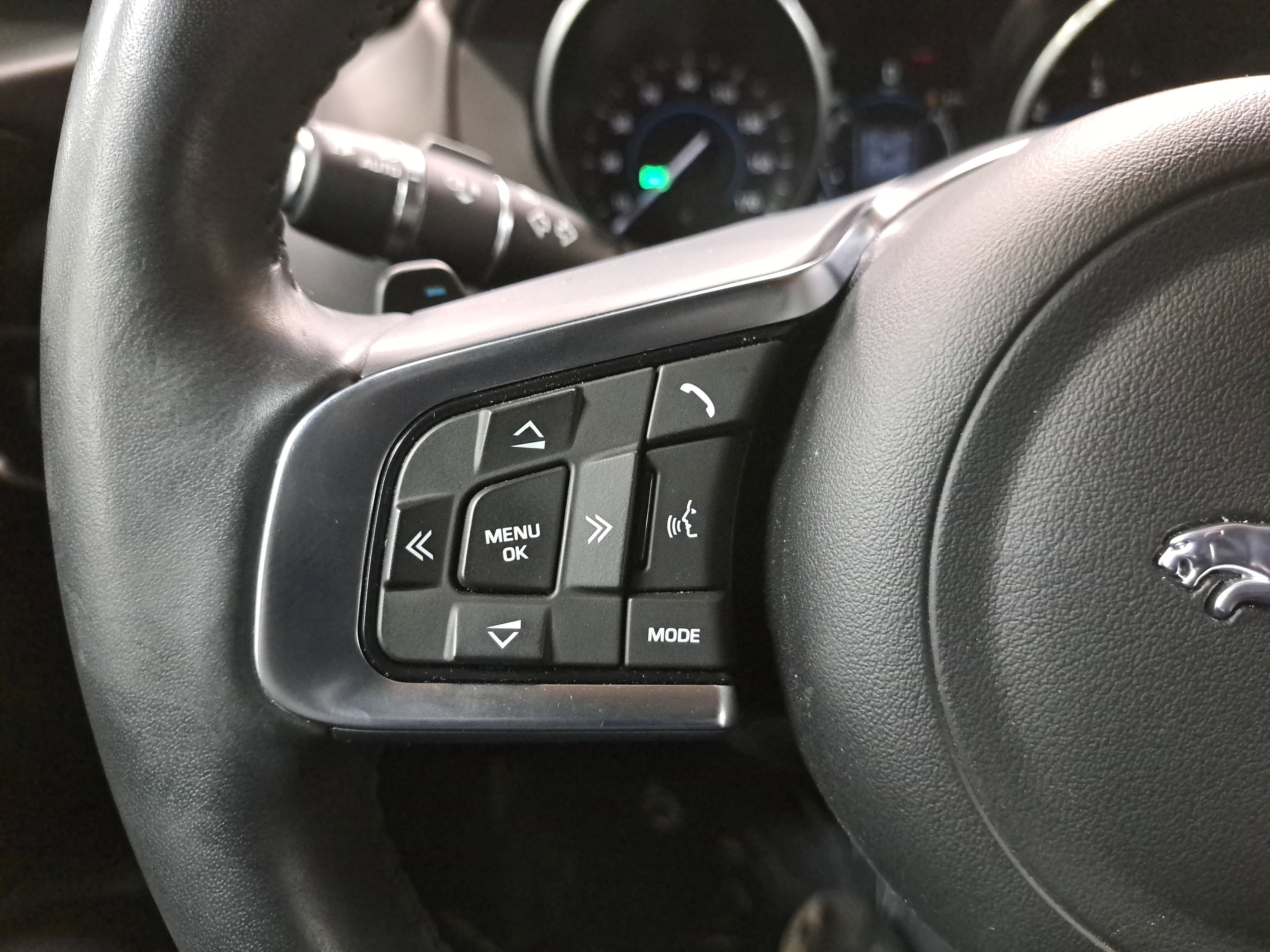 Used 2018 Jaguar F-PACE Prestige image 18